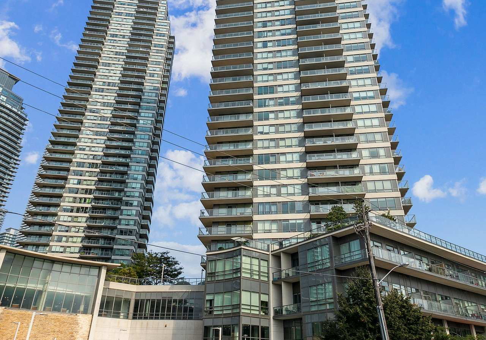 2240-lakeshore-boulevard-w-toronto-etobicoke-ontario-w13565938