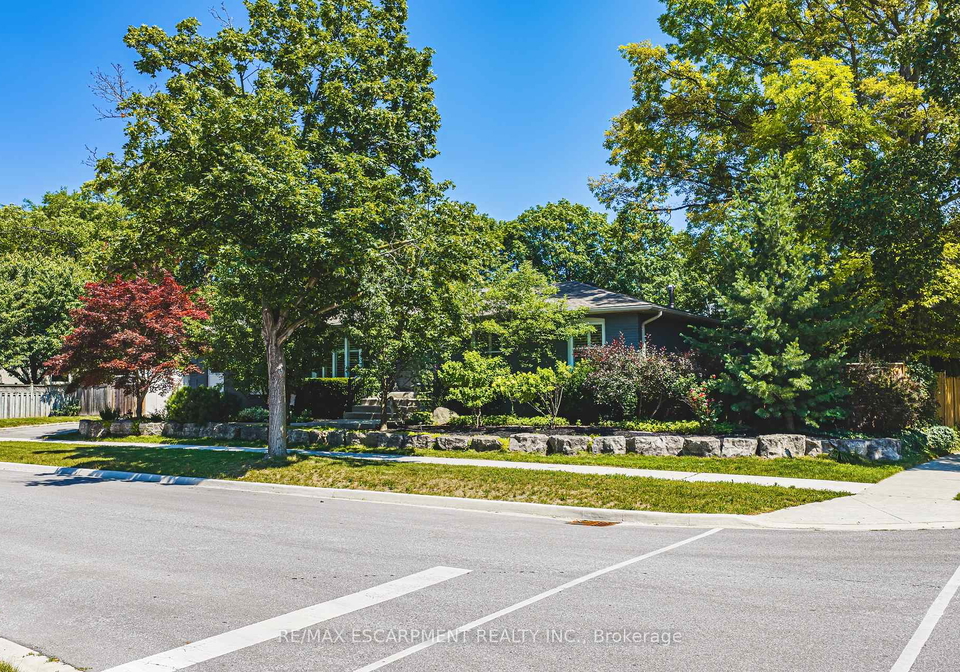 3384-manfred-drive-burlington-ontario-w13565990