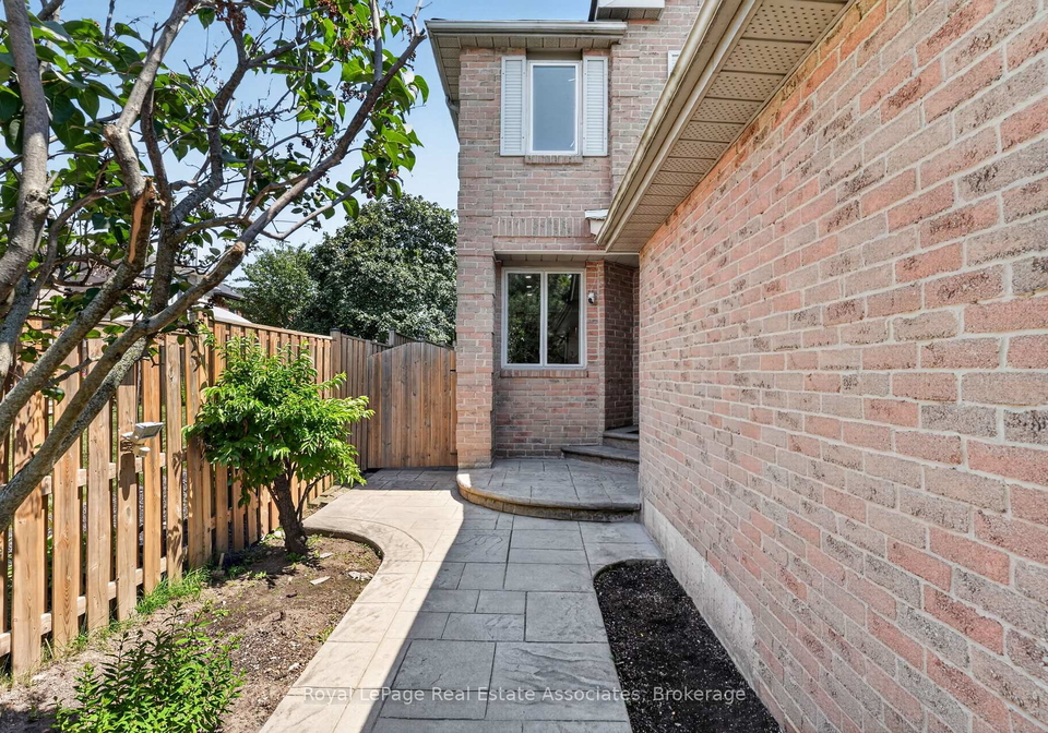 3346-chartrand-crescent-mississauga-ontario-w13566320