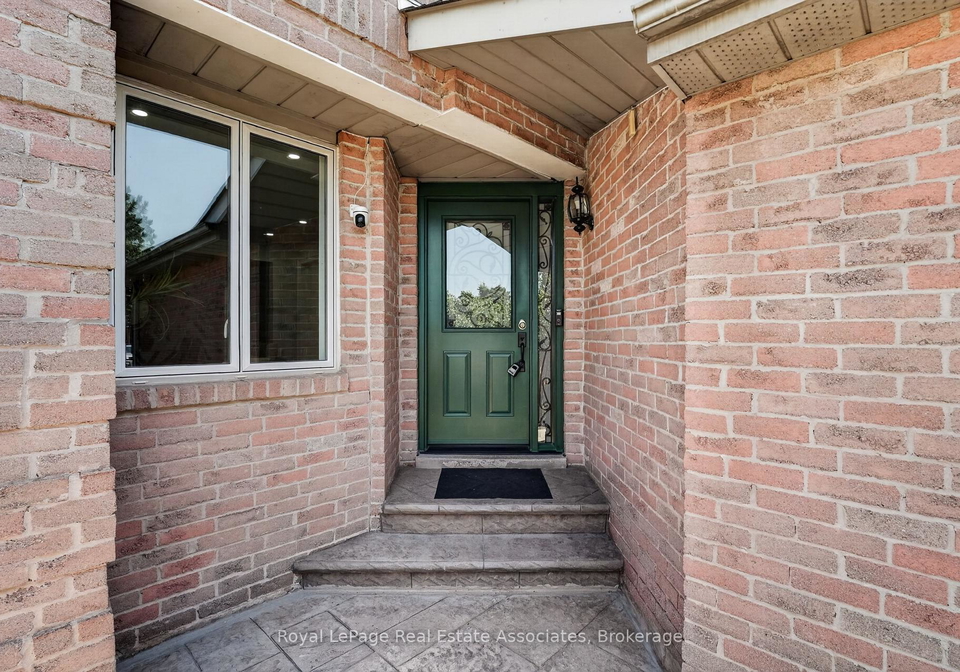 3346-chartrand-crescent-mississauga-ontario-w13566320