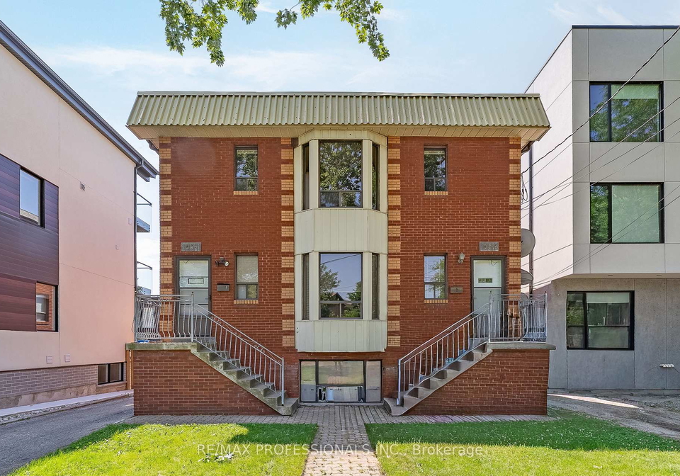 105-cavell-avenue-toronto-etobicoke-ontario-w13566524