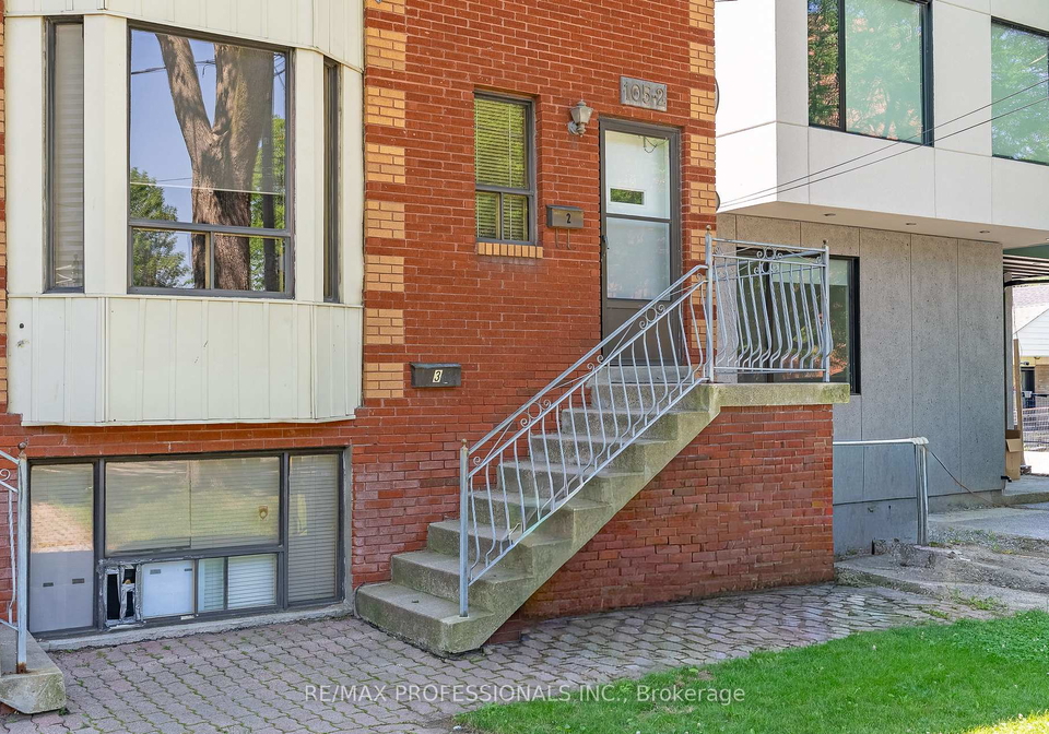 105-cavell-avenue-toronto-etobicoke-ontario-w13566524