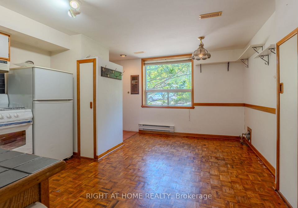 426-seaton-drive-oakville-ontario-w13566786