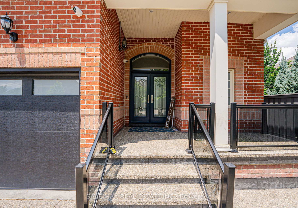 47-legendary-circle-brampton-ontario-w13566832