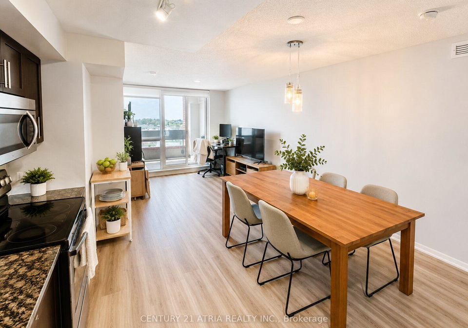 830-lawrence-avenue-w-toronto-north-york-ontario-w13567274