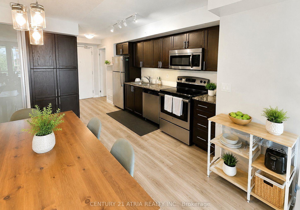 830-lawrence-avenue-w-toronto-north-york-ontario-w13567274