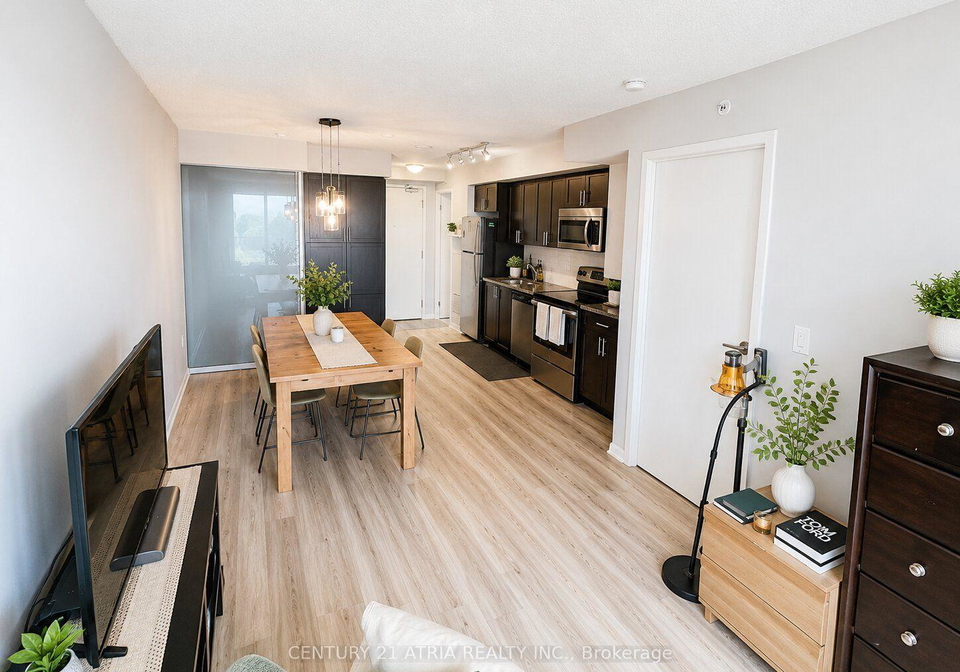 830-lawrence-avenue-w-toronto-north-york-ontario-w13567274