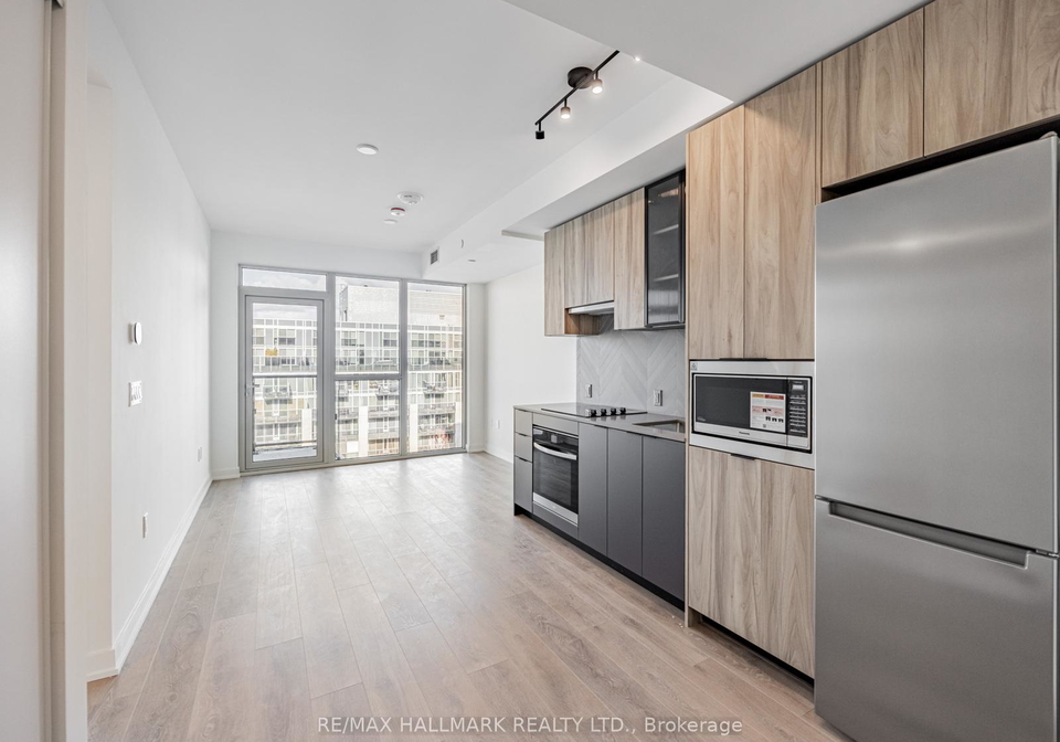 1037-the-queensway-toronto-etobicoke-ontario-w13567356