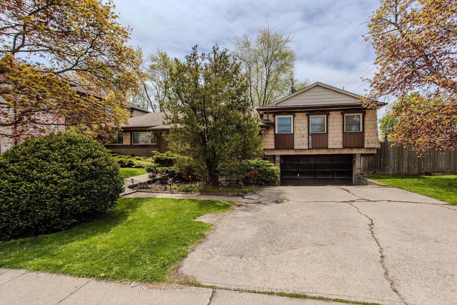 482-sherin-drive-oakville-ontario-w13568052