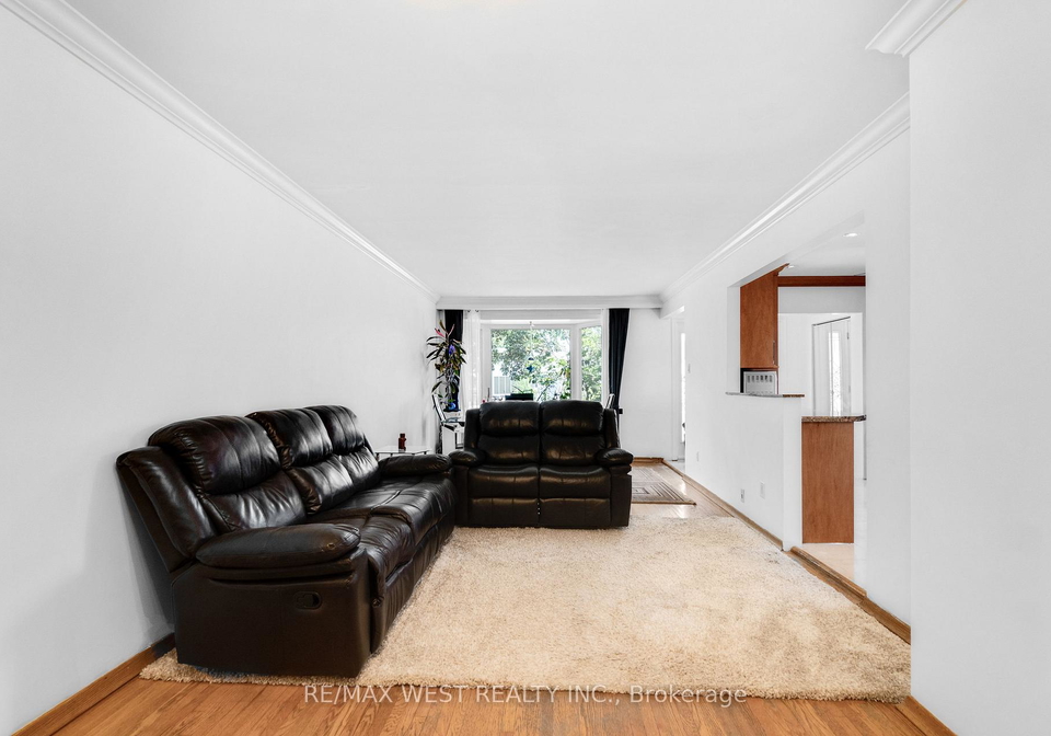 246-verobeach-boulevard-toronto-york-ontario-w13568106