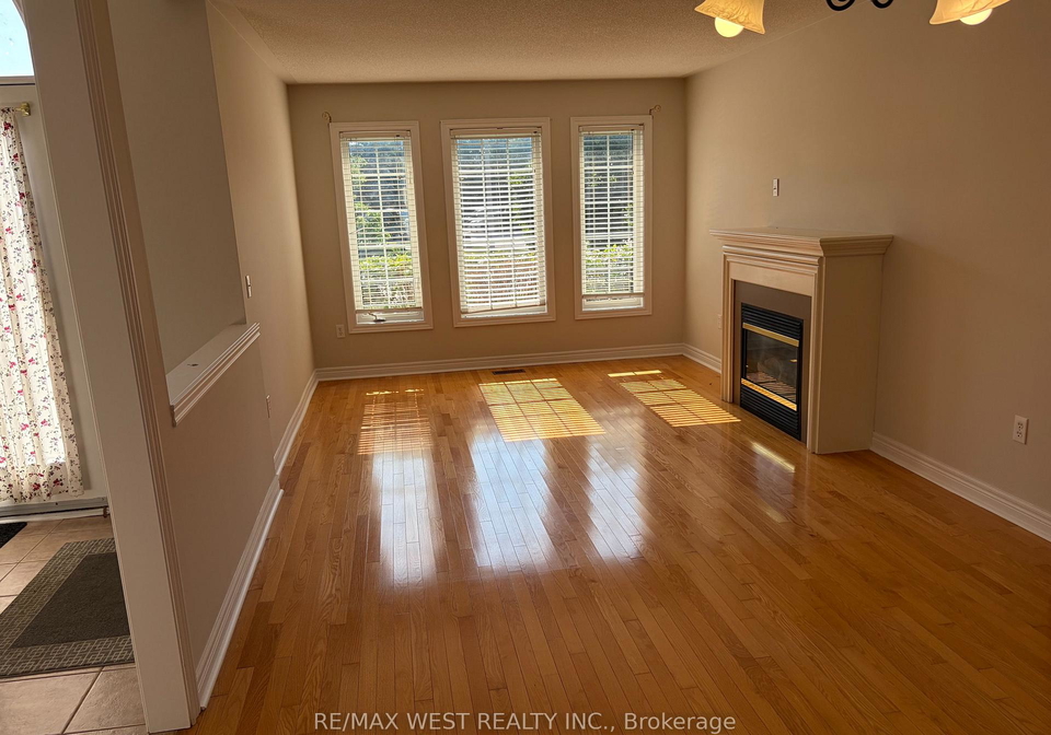 63-munro-circle-halton-hills-ontario-w13568122