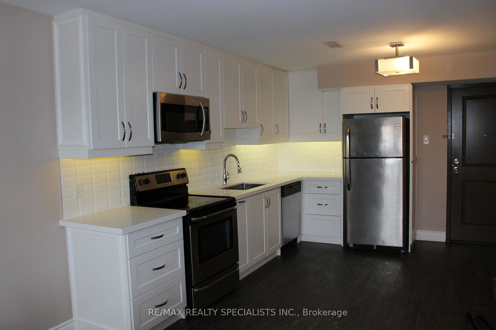 6-brant-street-mississauga-ontario-w13568158