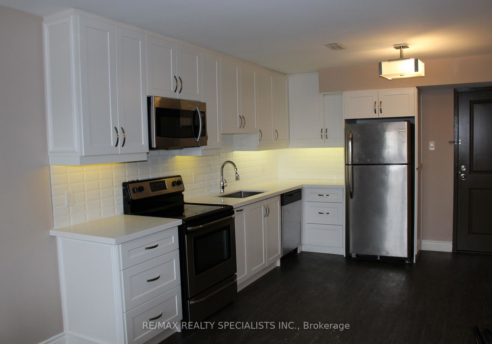 6-brant-street-mississauga-ontario-w13568158