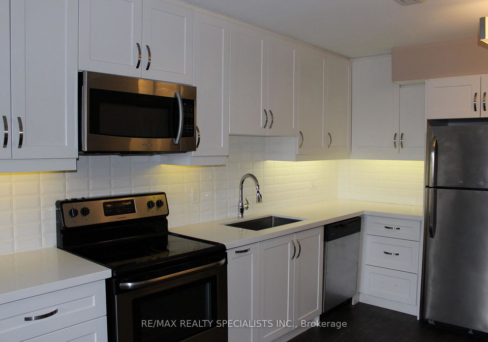 6-brant-street-mississauga-ontario-w13568158