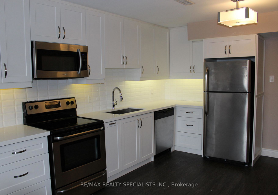6-brant-street-mississauga-ontario-w13568158