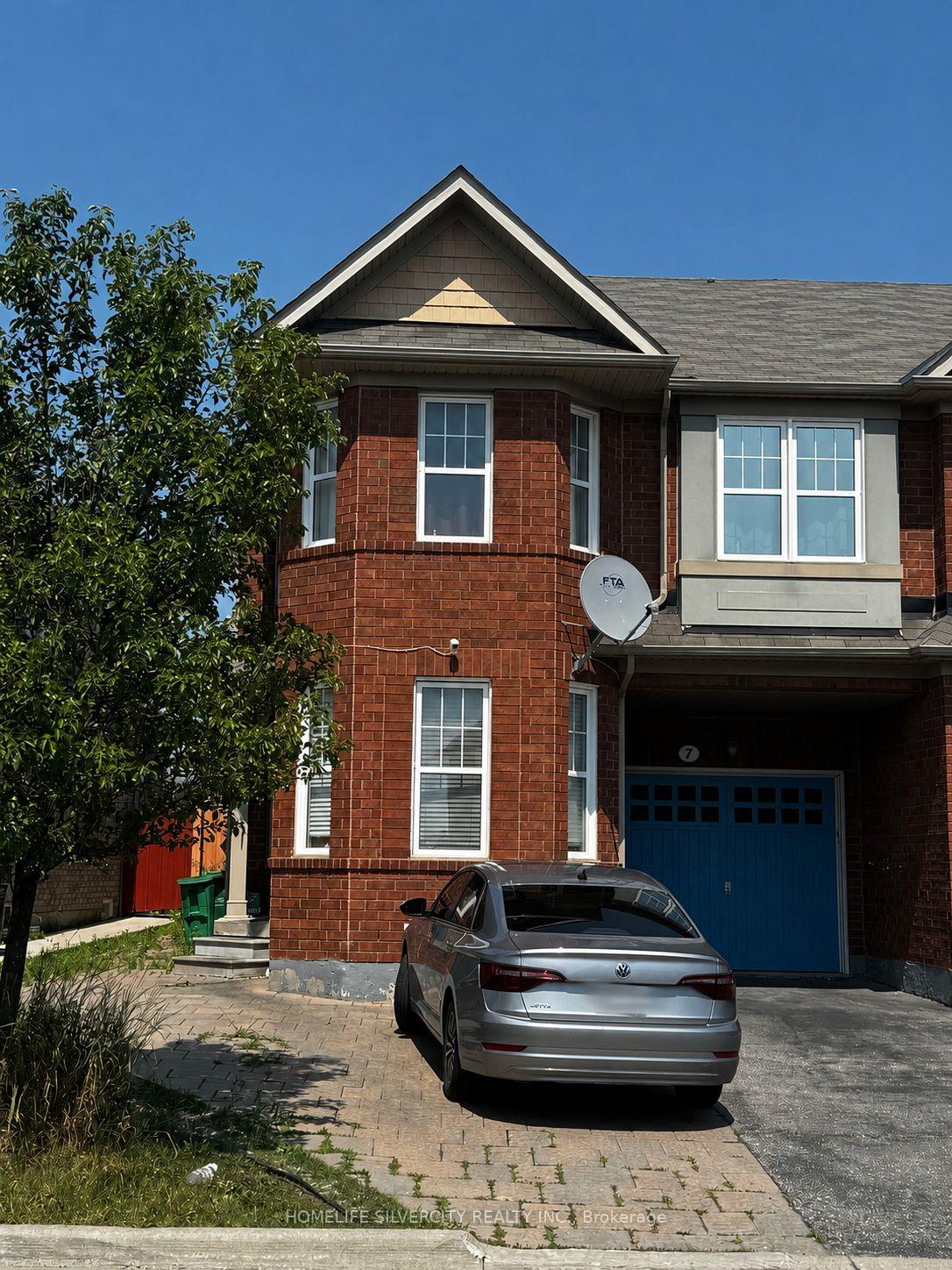 7-biddens-square-brampton-ontario-w13568408