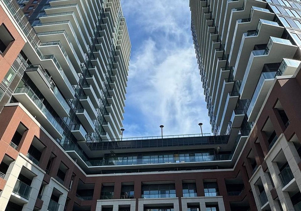 4010-eglinton-avenue-w-toronto-etobicoke-ontario-w13568482