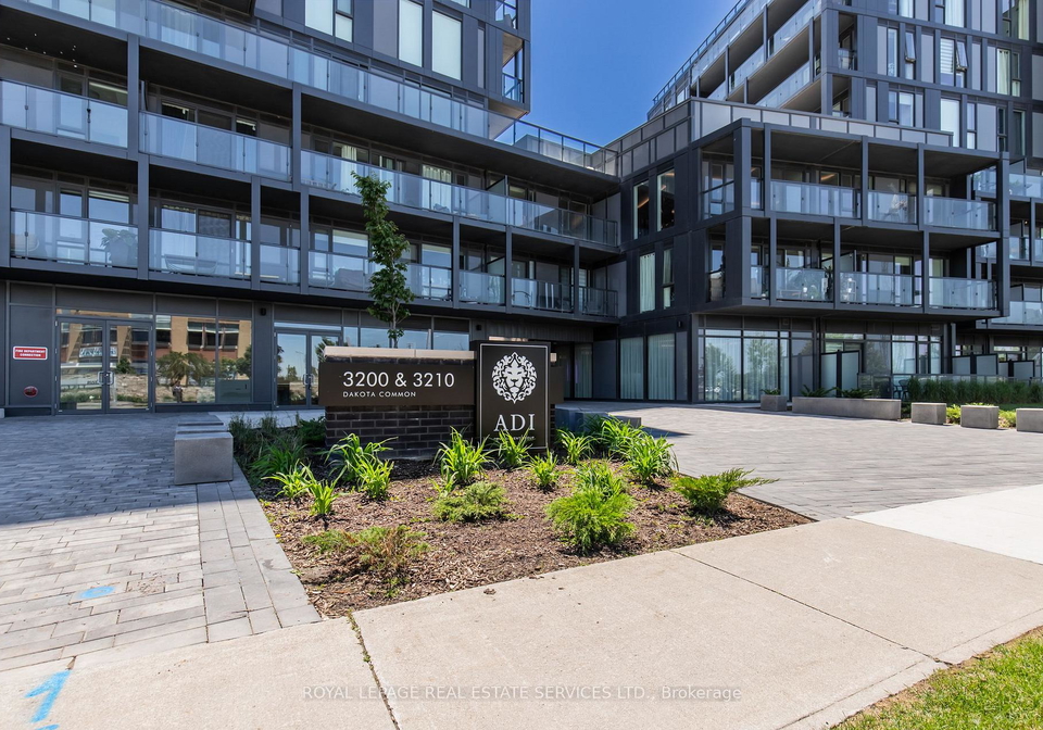 3210-dakota-common-burlington-ontario-w13568602