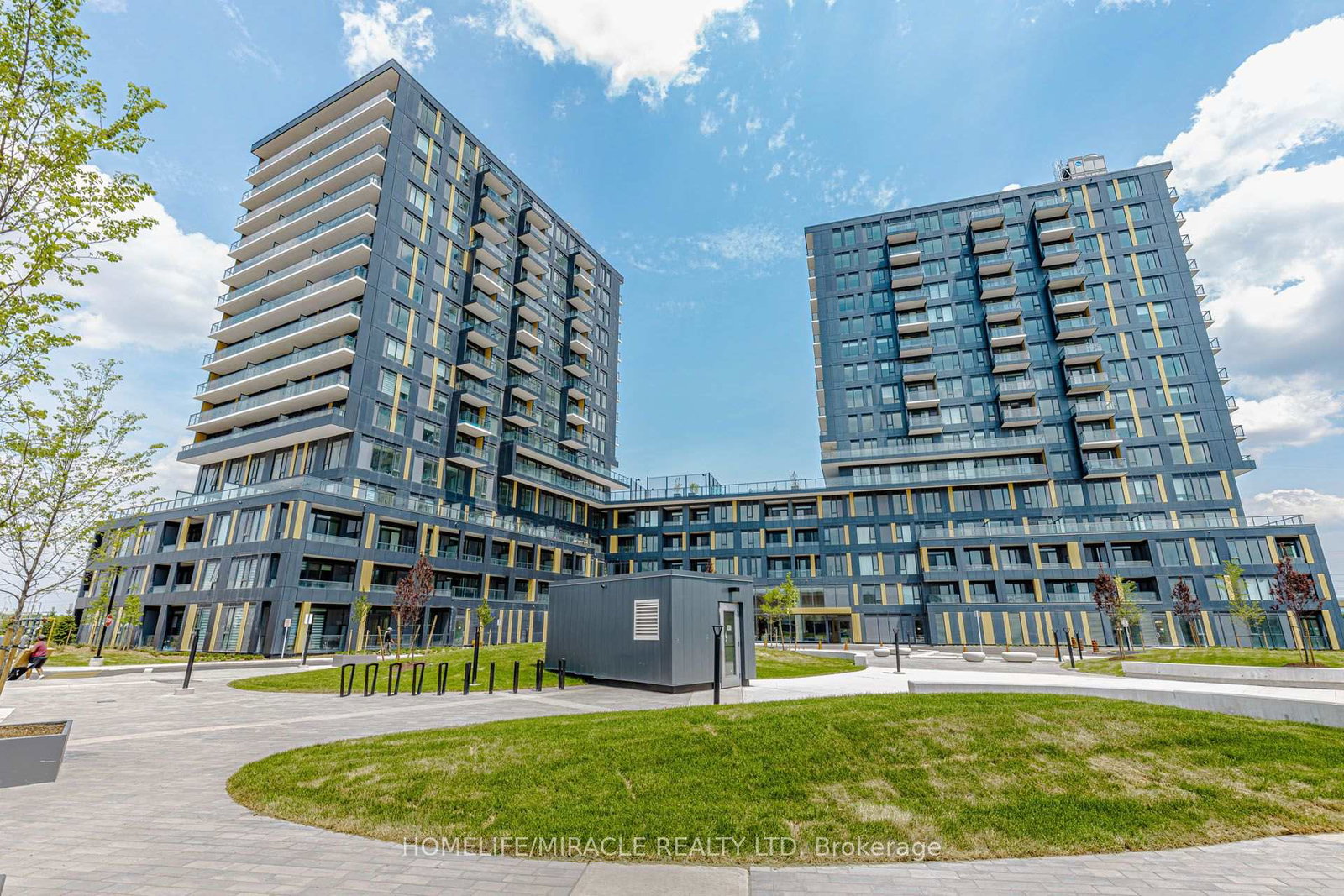 4878-powers-common-burlington-ontario-w13568610