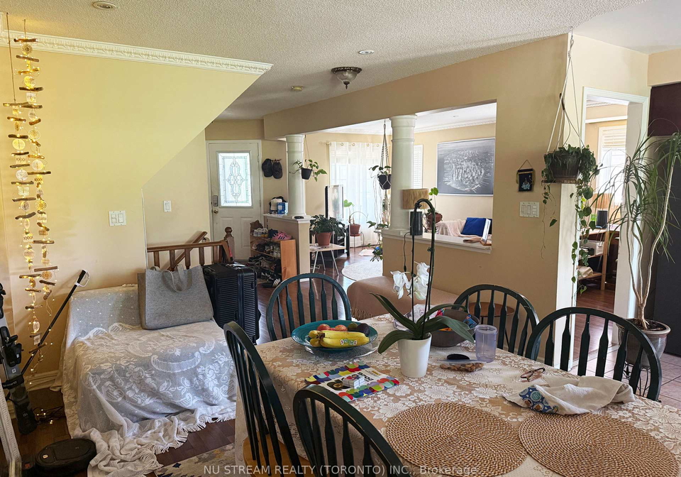1081-blueheron-boulevard-mississauga-ontario-w13568742
