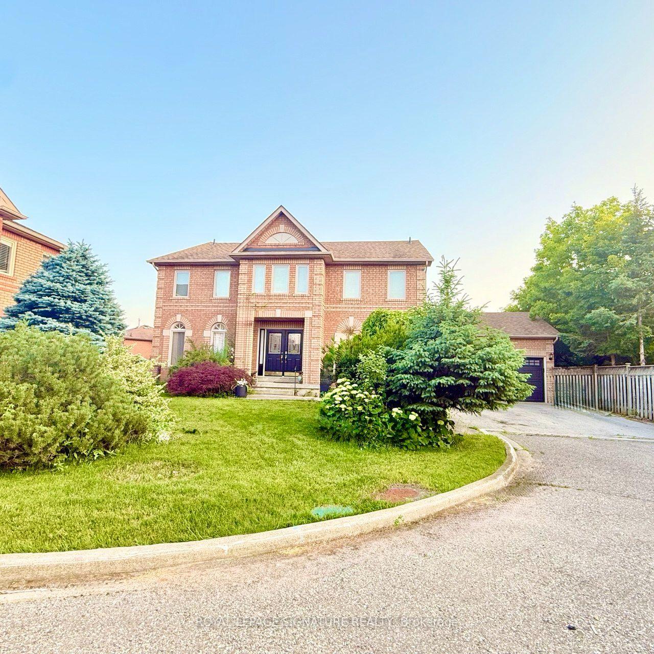 3388-trelawny-circle-mississauga-ontario-w13568816