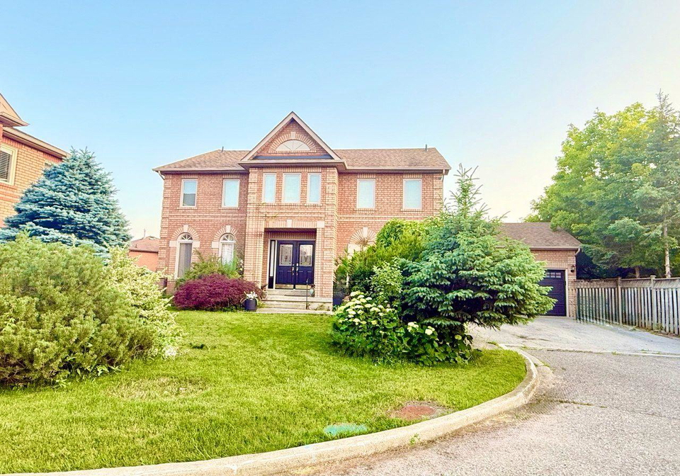 3388-trelawny-circle-mississauga-ontario-w13568816