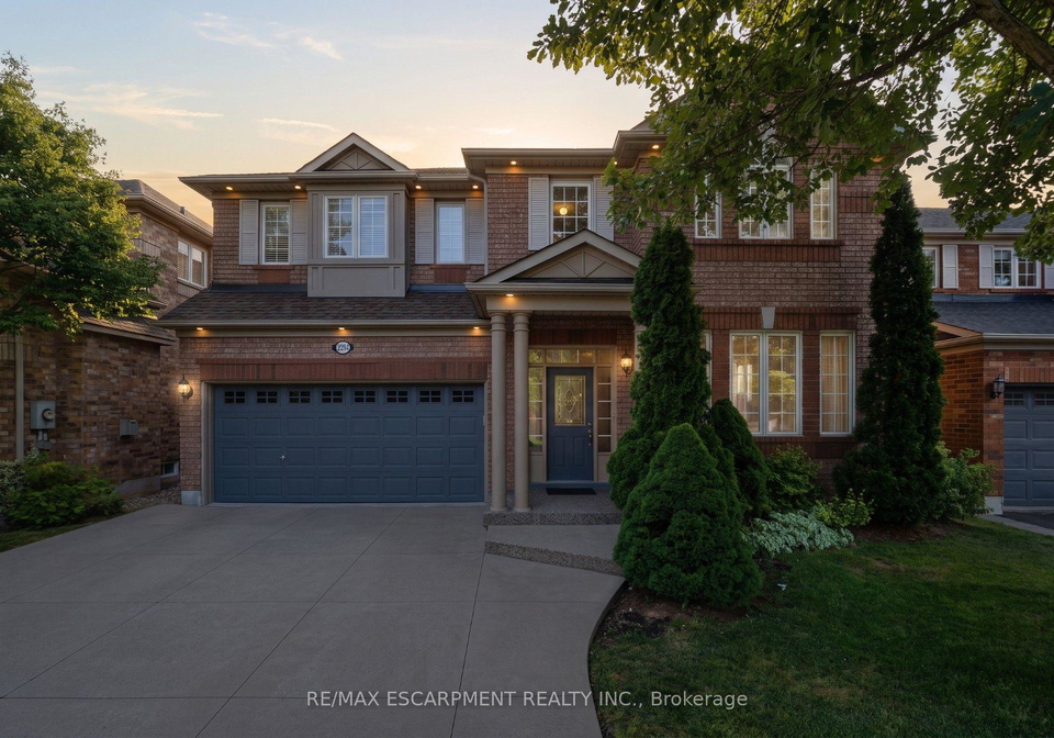 2241-glazebrook-circle-oakville-ontario-w13569010