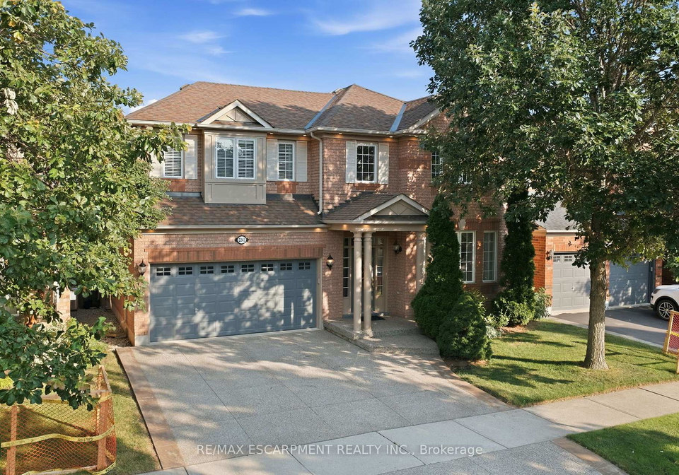 2241-glazebrook-circle-oakville-ontario-w13569010