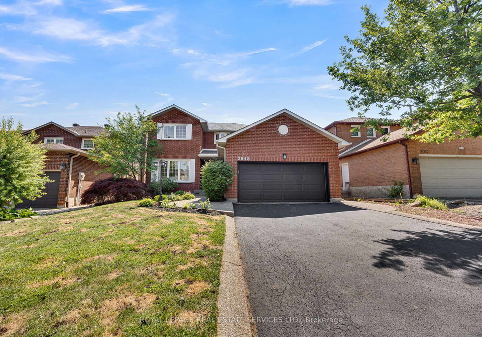 2048-sixth-line-oakville-ontario-w13569022