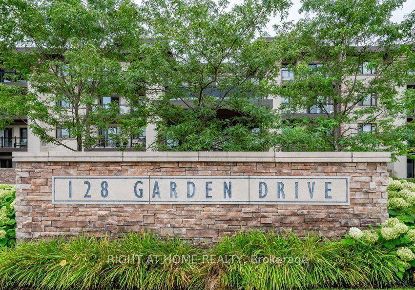 128-garden-drive-oakville-ontario-w13569094