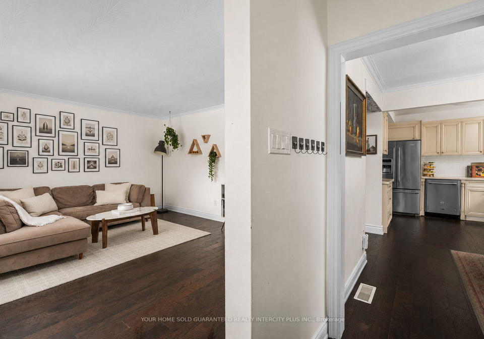 30-garside-crescent-toronto-north-york-ontario-w13569230