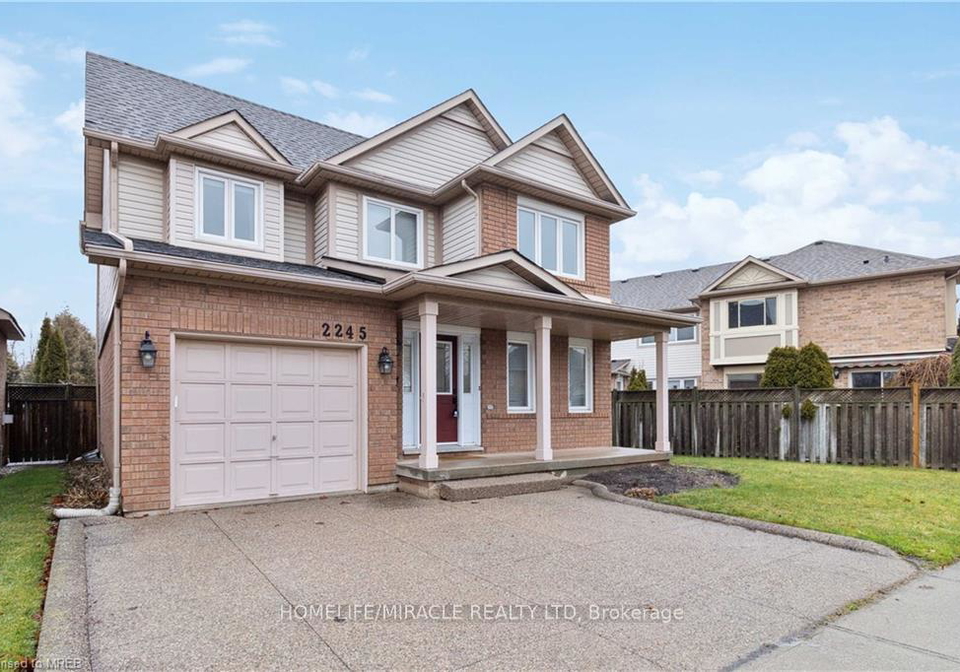 2245-pathfinder-drive-burlington-ontario-w13569294