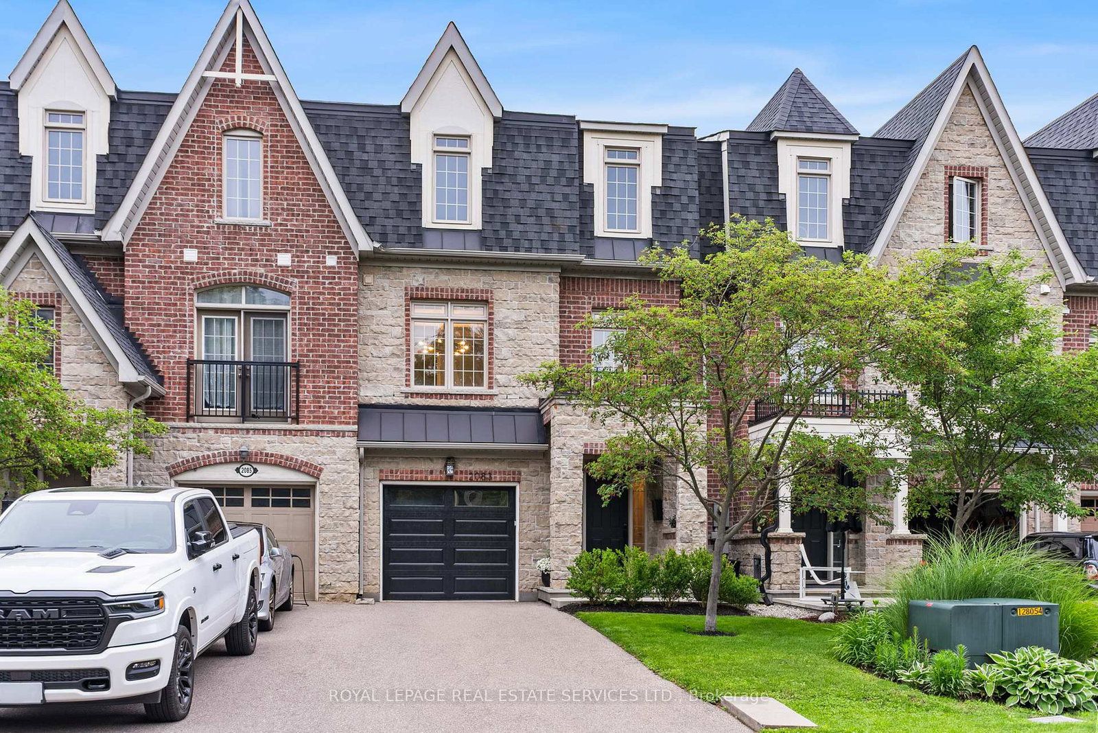 2083-grange-drive-mississauga-ontario-w13569370
