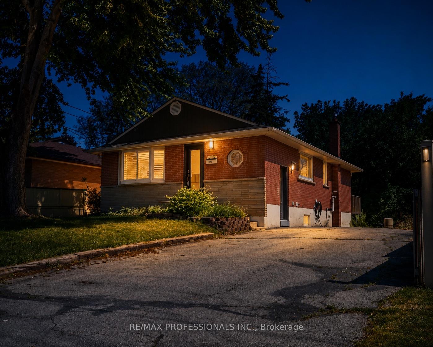 1327-royal-drive-burlington-ontario-w13569746