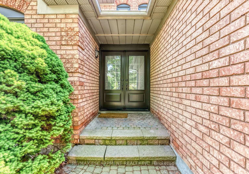 1239-white-lane-oakville-ontario-w13569804