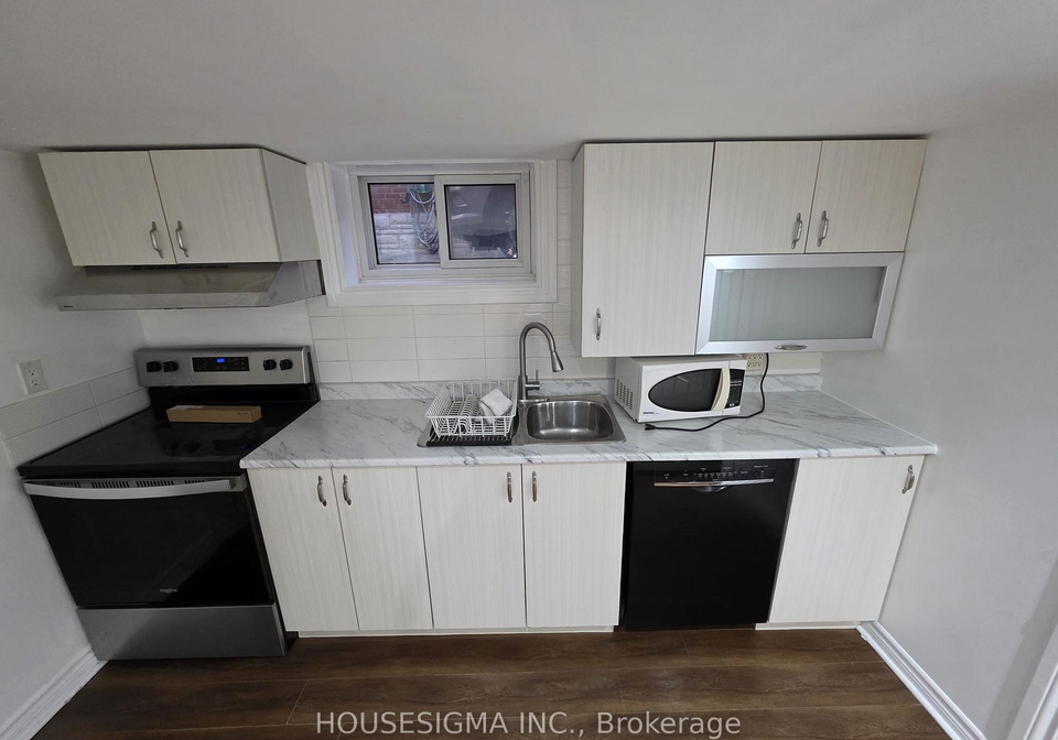 30-silvercrest-avenue-toronto-etobicoke-ontario-w13570004