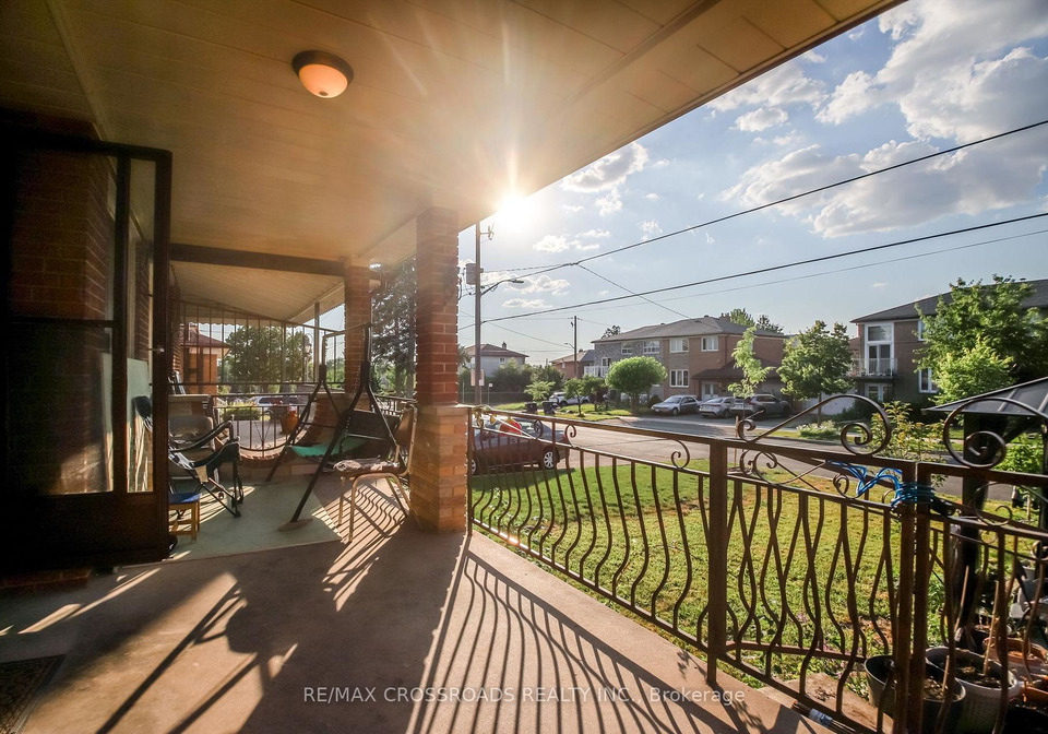 53-giltspur-drive-toronto-york-ontario-w13570032