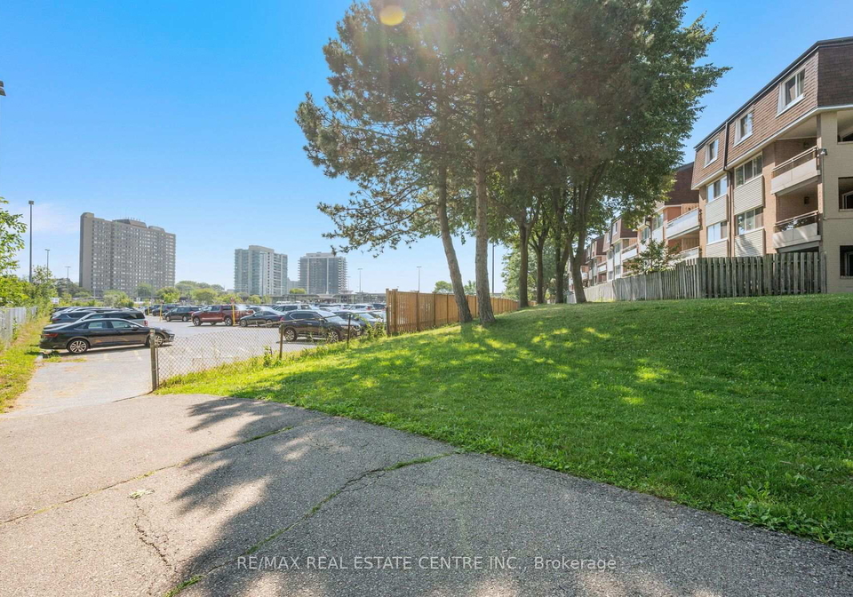 2170-bromsgrove-road-mississauga-ontario-w13570044