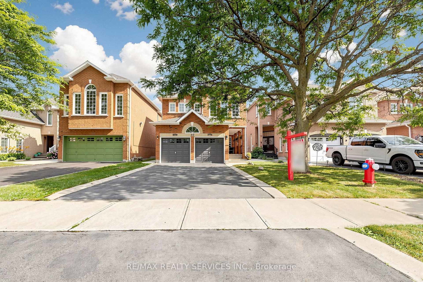 32-hillpath-crescent-brampton-ontario-w13570200