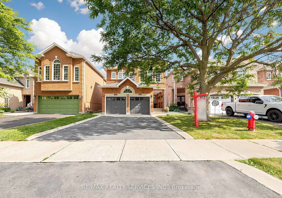 32-hillpath-crescent-brampton-ontario-w13570200