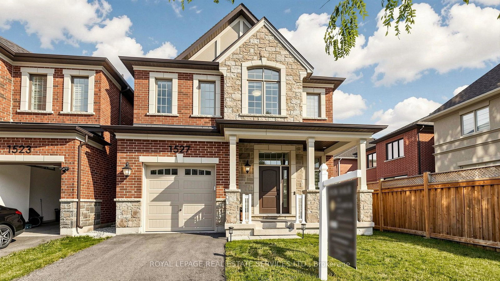 1527-varelas-passage-oakville-ontario-w13570228