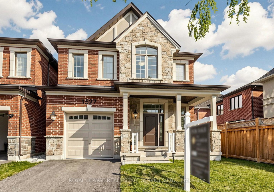1527-varelas-passage-oakville-ontario-w13570228