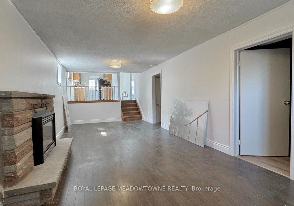 739-consort-crescent-mississauga-ontario-w13570450