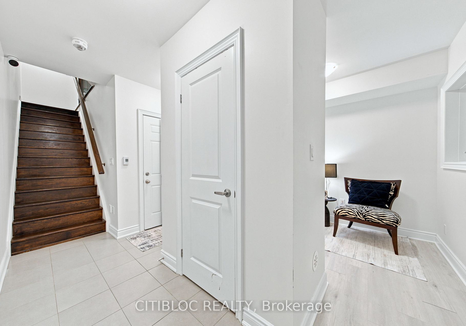 250-royalton-common-oakville-ontario-w13570752