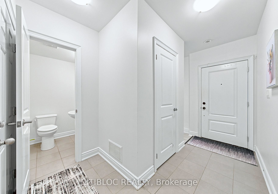 250-royalton-common-oakville-ontario-w13570752