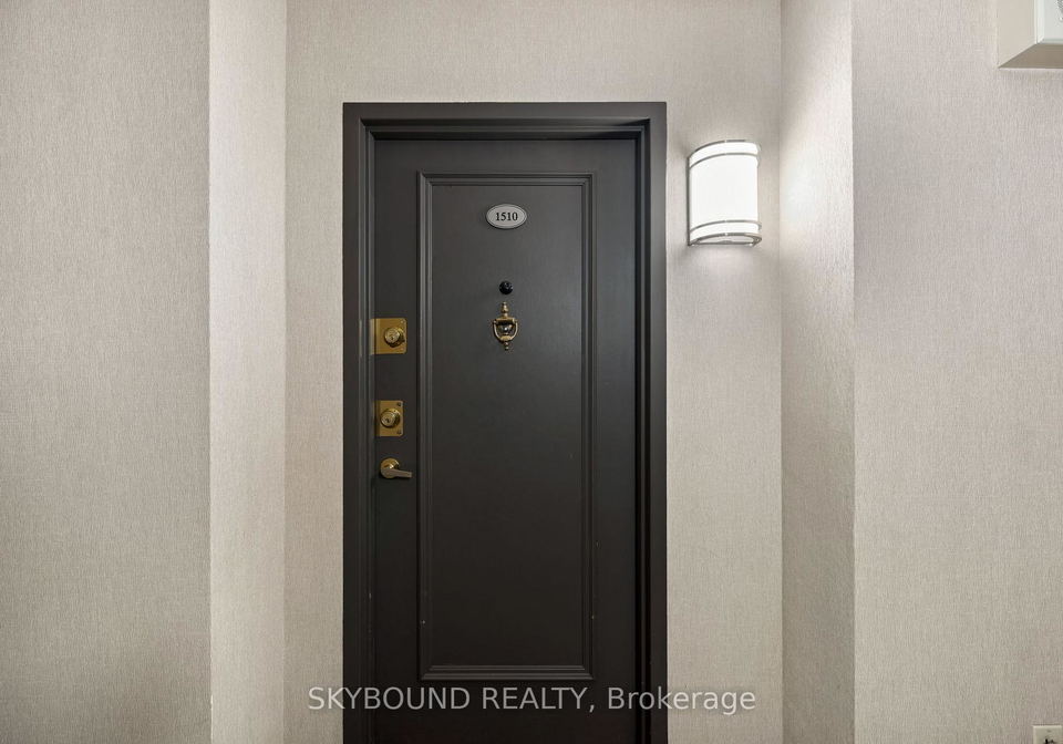15-la-rose-avenue-toronto-etobicoke-ontario-w13570794