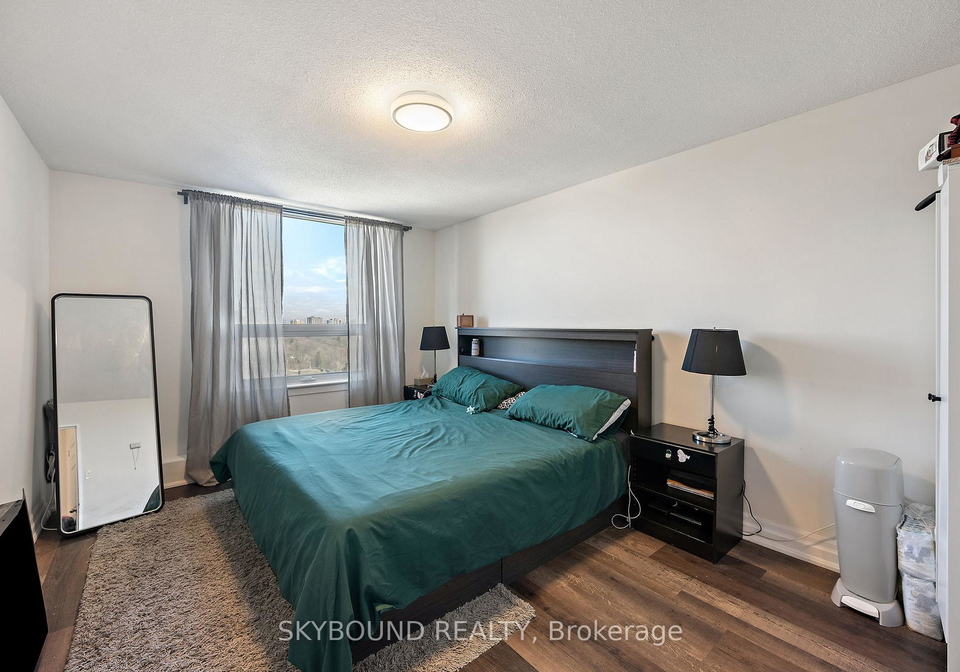 15-la-rose-avenue-toronto-etobicoke-ontario-w13570794