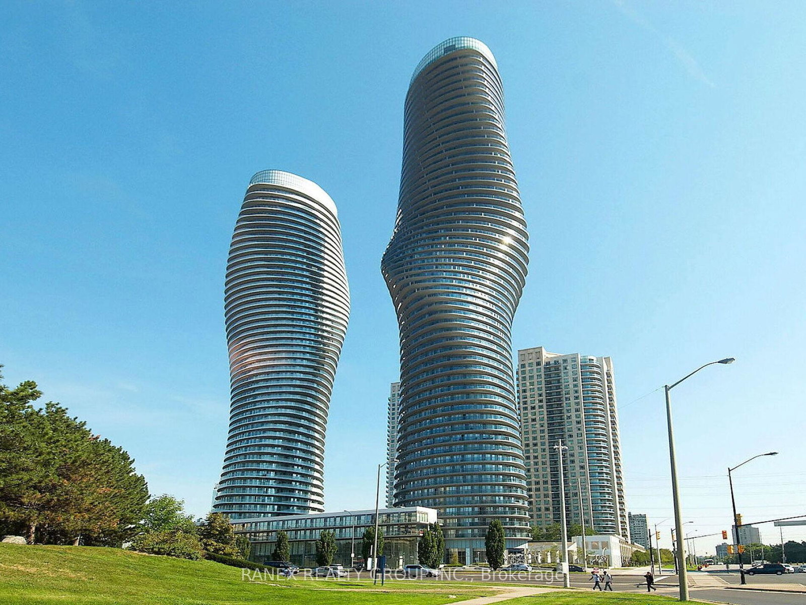 50-absolute-avenue-mississauga-ontario-w13570876