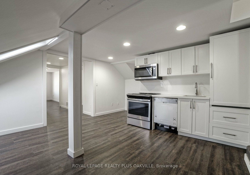 564-lyons-lane-oakville-ontario-w13571124