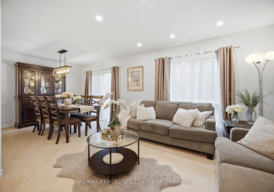 6884-edenwood-drive-mississauga-ontario-w13571186